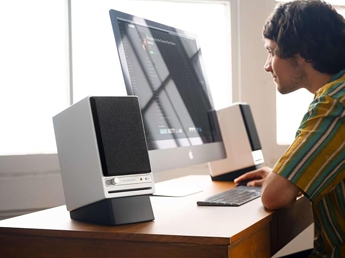 Audioengine HD4 Wireless Bluetooth Bookshelf Speakers - Image 3