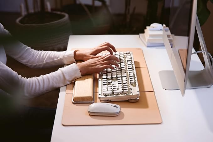 Azio RC Prestige Mechanical Keyboard, Hot-Swappable Switches - Image 3