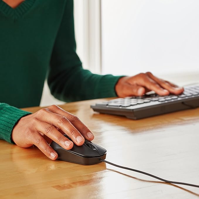 Amazon Basics 3-Button Wired USB Computer Mouse - Image 6