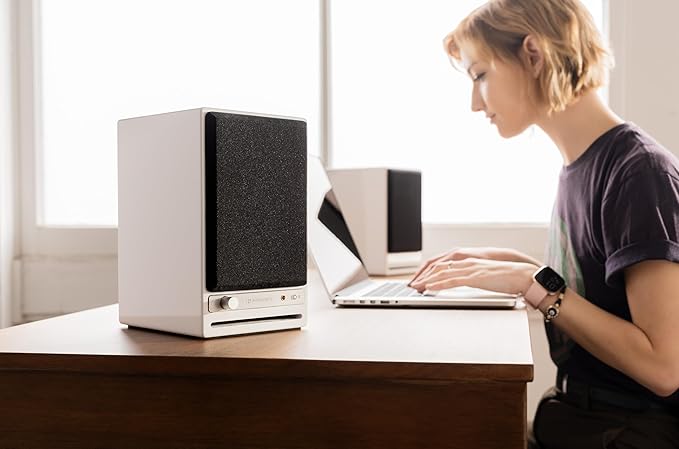 Audioengine HD4 Wireless Bluetooth Bookshelf Speakers - Image 4