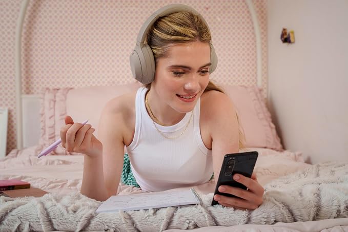 Sony WH-1000XM4 Wireless Premium Noise Canceling Overhead Headphones - Image 9