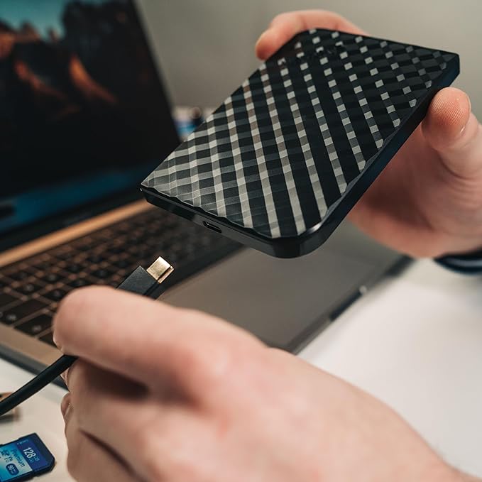Verbatim 256GB Portable SSD External Hard Drive Store ‘n’ Go USB 3.2 Gen 1 - Image 3