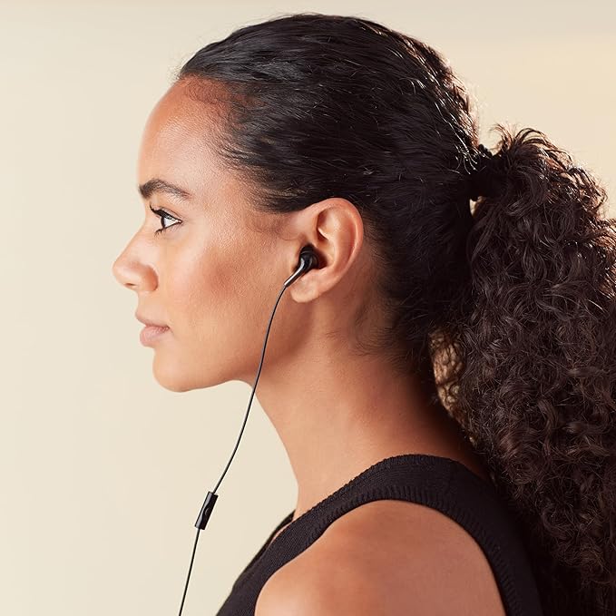 Amazon Basics Wired Earbuds - Image 3