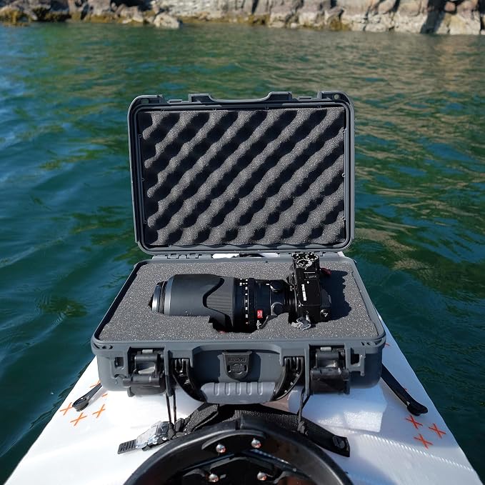NANUK 910 Hard Case with Customizable Cubed Foam, IP67 Waterproof, Dustproof - Image 9