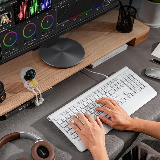 Large Print Backlit Computer Keyboard, USB Full Size Wired Keyboards - Image 4