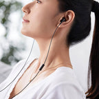 Amazon Basics Wired Earbuds - Image 4