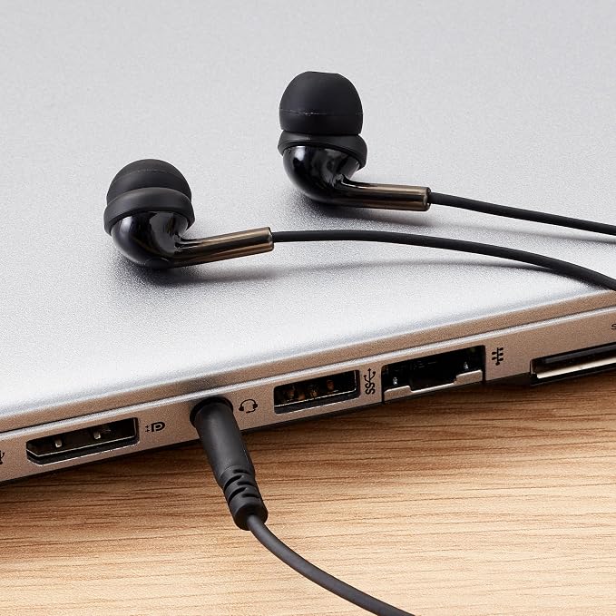 Amazon Basics Wired Earbuds - Image 6